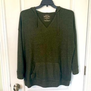 Torrid super soft hoodie sweater hunter green. NWT
